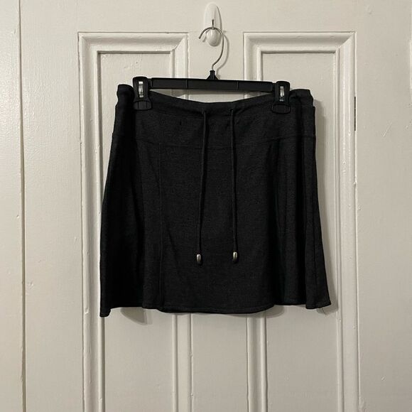 Green Tea athletic skort  - Picture 1 of 6
